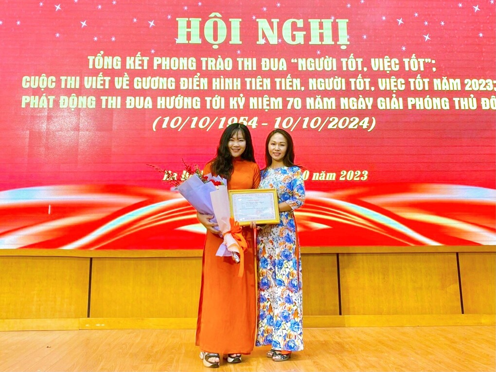 Cô giáo Lưu Hoàng Yến - trường THCS Phúc Xá vinh dự là tấm gương điển hình “Người tốt việc tốt” của quận Ba Đình năm 2023